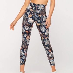 Lorna Jane Oracle Floral Ankle Biter Leggings.